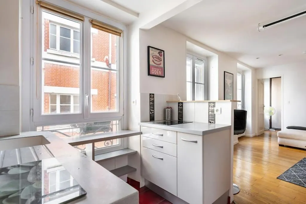 Apartament Beautiful In Trendy 11th Paryż