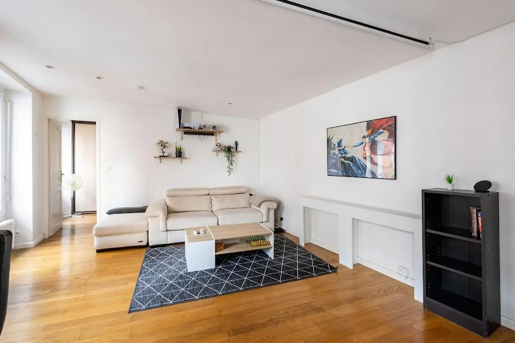 Apartament Beautiful In Trendy 11th Paryż