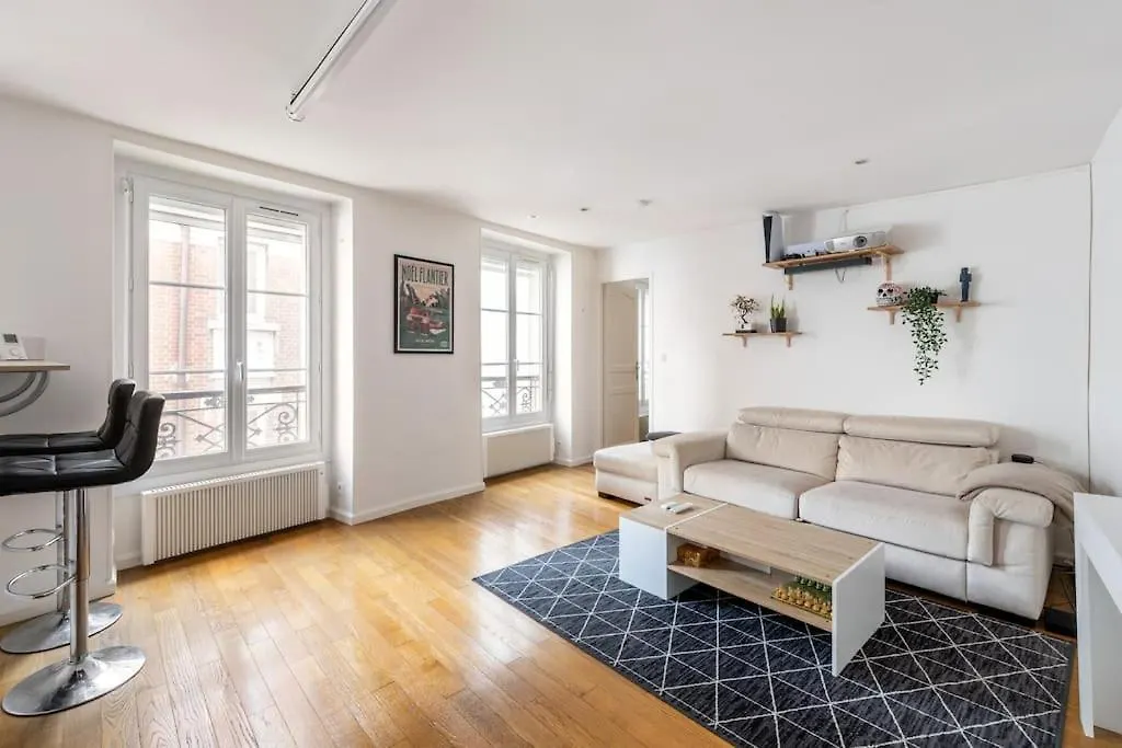 Beautiful In Trendy 11th Apartament *